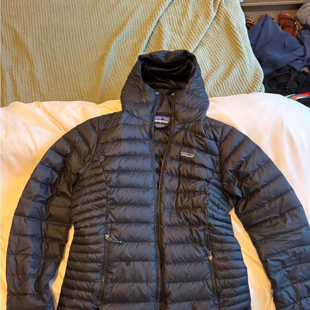 Patagonia Women's Black Puffer Jacket medium